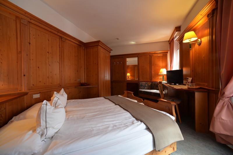 Hotel Cevedale Living Romance Hotel Cogolo Luaran gambar