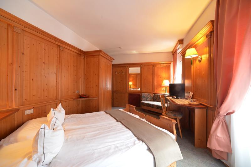 Hotel Cevedale Living Romance Hotel Cogolo Luaran gambar