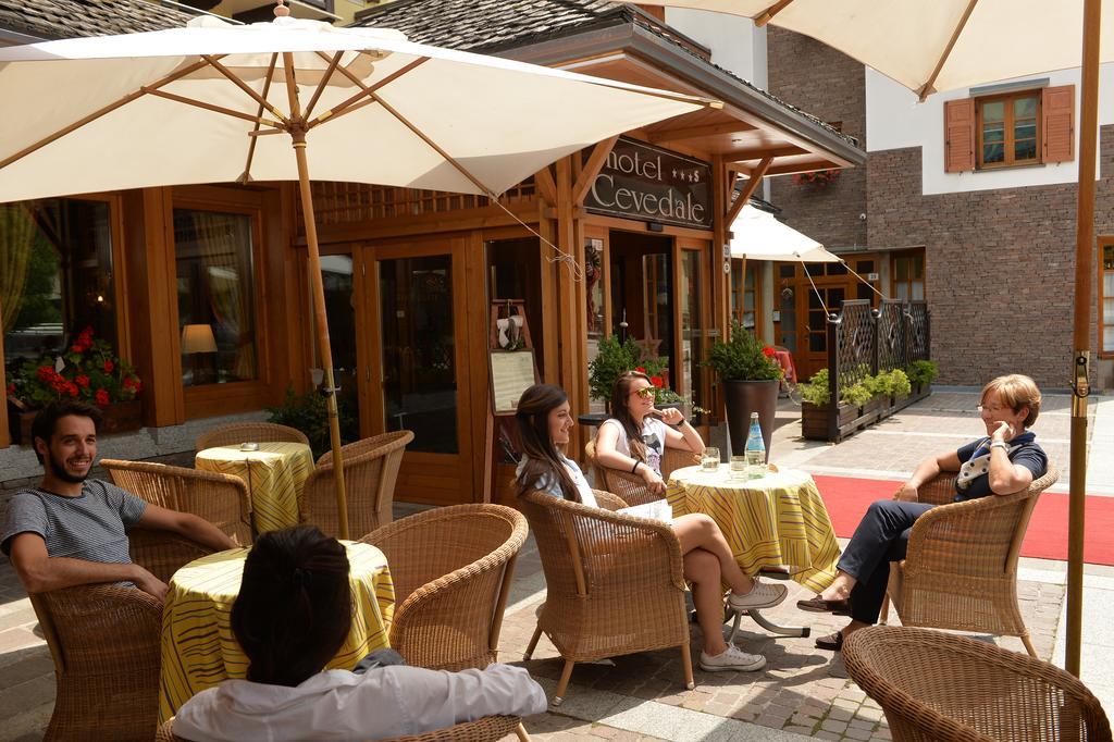 Hotel Cevedale Living Romance Hotel Cogolo Luaran gambar