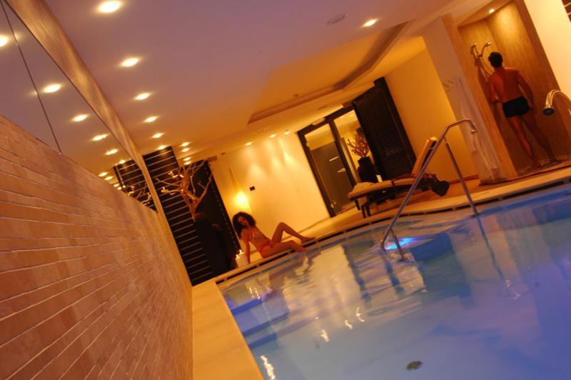 Hotel Cevedale Living Romance Hotel Cogolo Luaran gambar