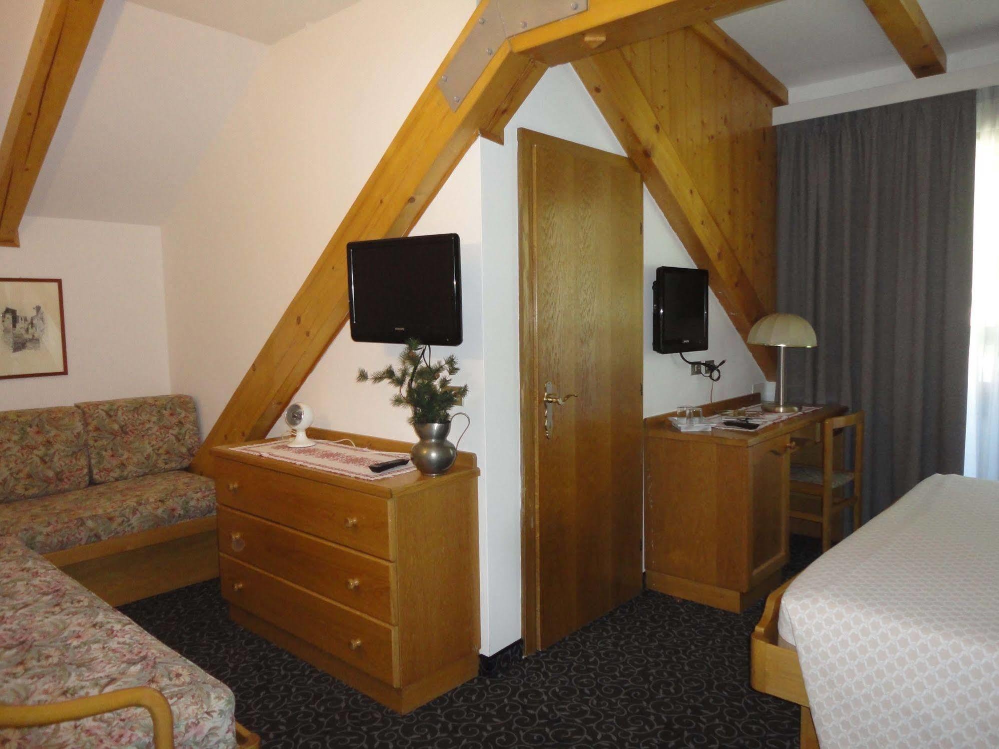Hotel Cevedale Living Romance Hotel Cogolo Luaran gambar