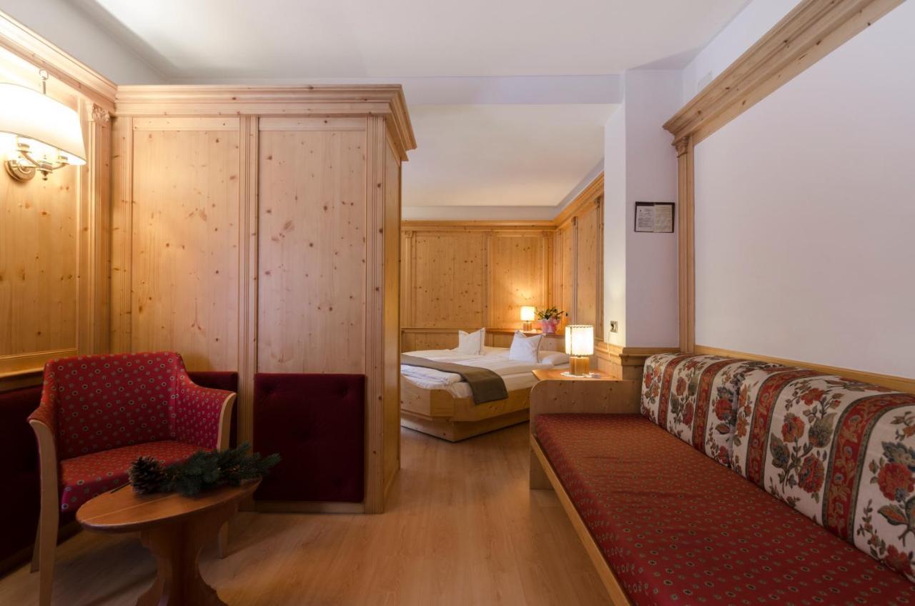 Hotel Cevedale Living Romance Hotel Cogolo Luaran gambar